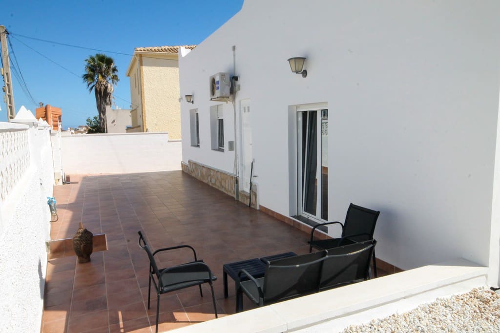 4 Zimmer Villa zu verkaufen in San Miguel de Salinas mit Pool - 395.000 € (Ref: 9833357)