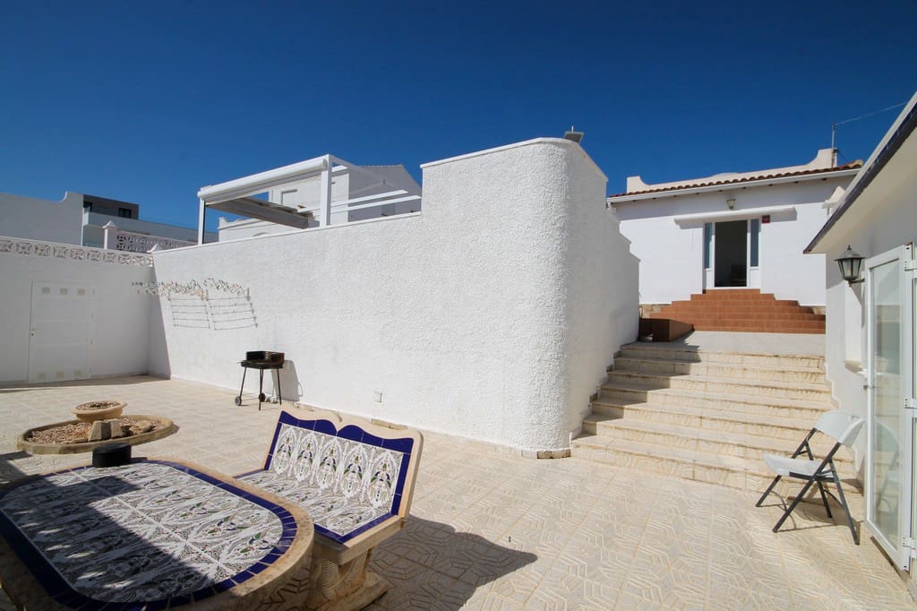 4 Zimmer Villa zu verkaufen in San Miguel de Salinas mit Pool - 395.000 € (Ref: 9833357)