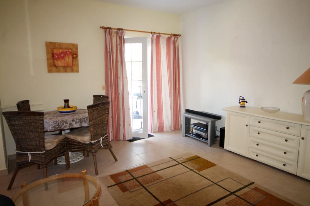 4 slaapkamer Rijtjeshuis te koop in Orihuela Costa met zwembad - € 249.950 (Ref: 9845082)