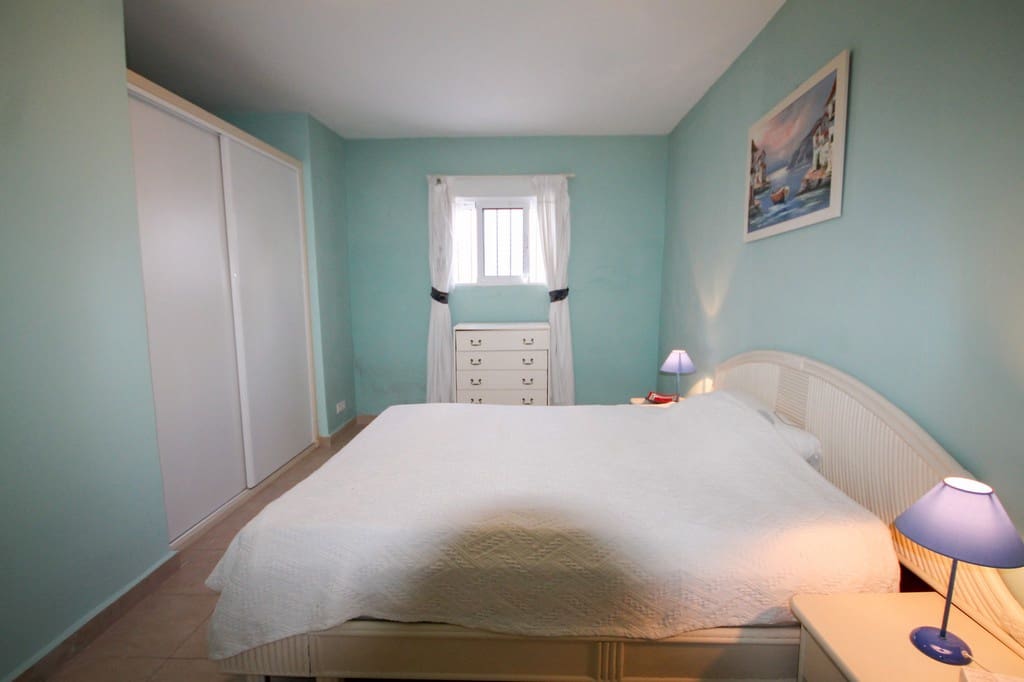 4 slaapkamer Rijtjeshuis te koop in Orihuela Costa met zwembad - € 249.950 (Ref: 9845082)