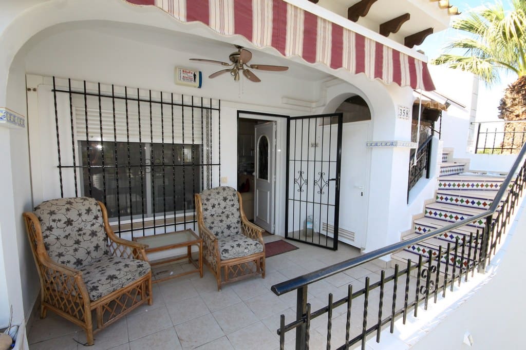 4 slaapkamer Rijtjeshuis te koop in Orihuela Costa met zwembad - € 249.950 (Ref: 9845082)