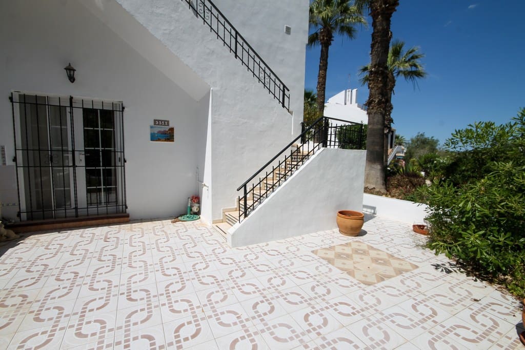 4 slaapkamer Rijtjeshuis te koop in Orihuela Costa met zwembad - € 249.950 (Ref: 9845082)