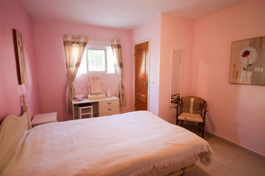 4 slaapkamer Rijtjeshuis te koop in Orihuela Costa met zwembad - € 249.950 (Ref: 9845082)