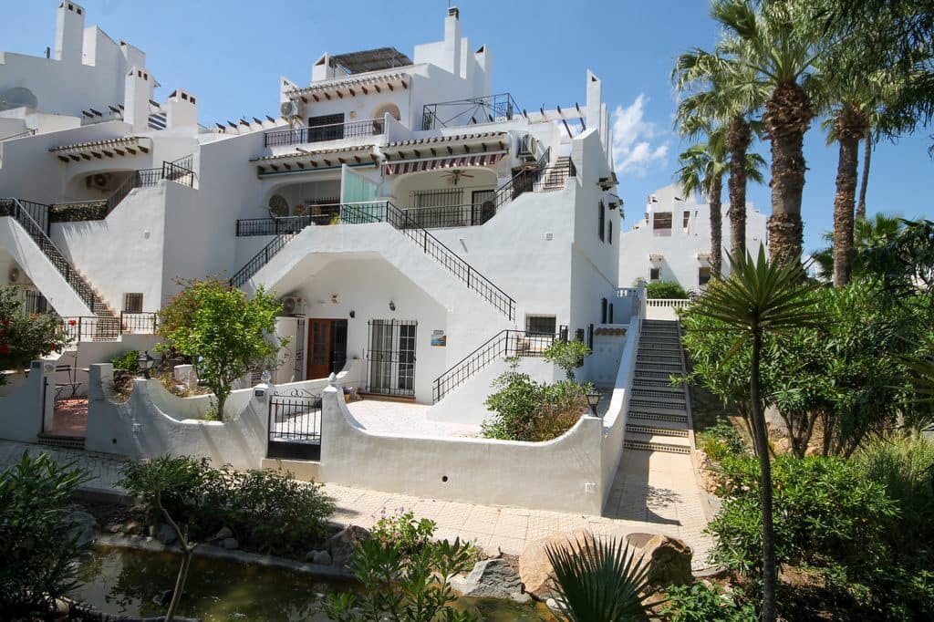 4 slaapkamer Rijtjeshuis te koop in Orihuela Costa met zwembad - € 249.950 (Ref: 9845082)