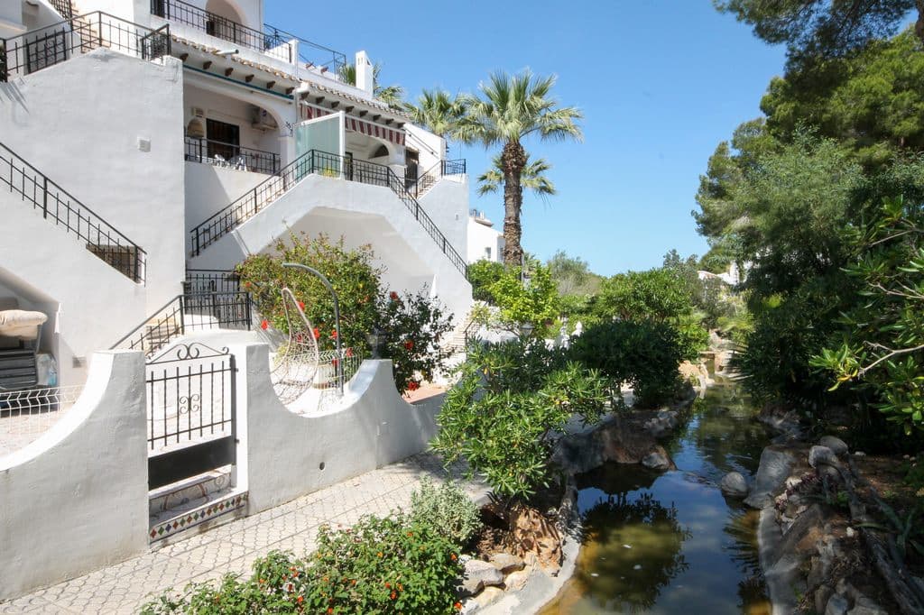 4 slaapkamer Rijtjeshuis te koop in Orihuela Costa met zwembad - € 249.950 (Ref: 9845082)