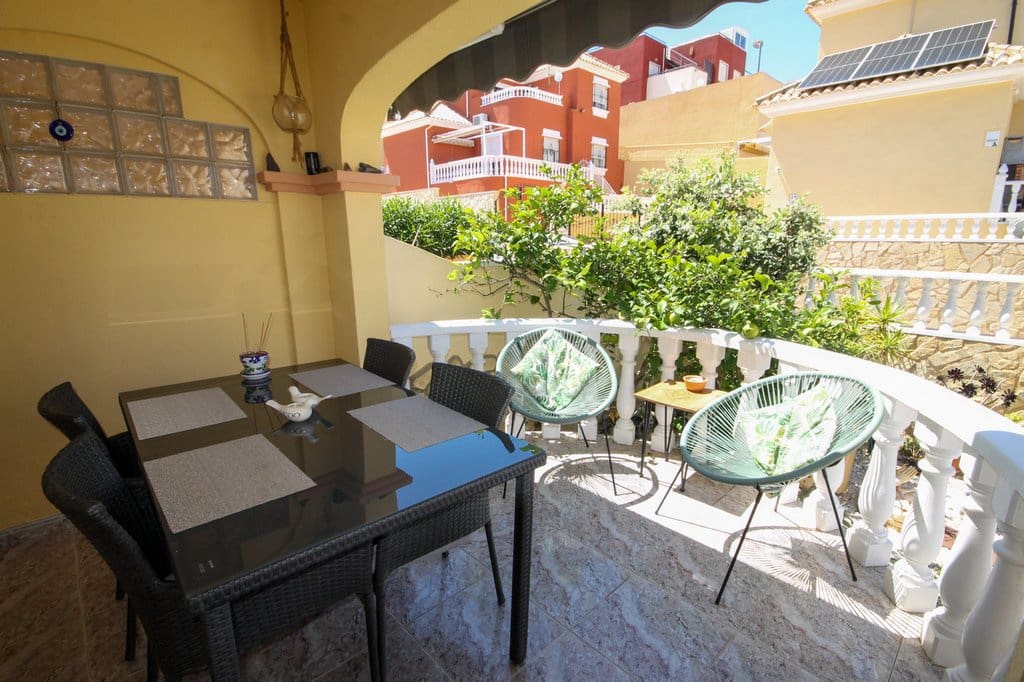 3 soveværelse Byhus til salg i Orihuela Costa med swimmingpool - € 255.000 (Ref: 9851688)