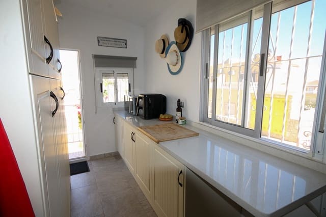 3 soveværelse Byhus til salg i Blue Lagoon med swimmingpool - € 255.000 (Ref: 9851688)