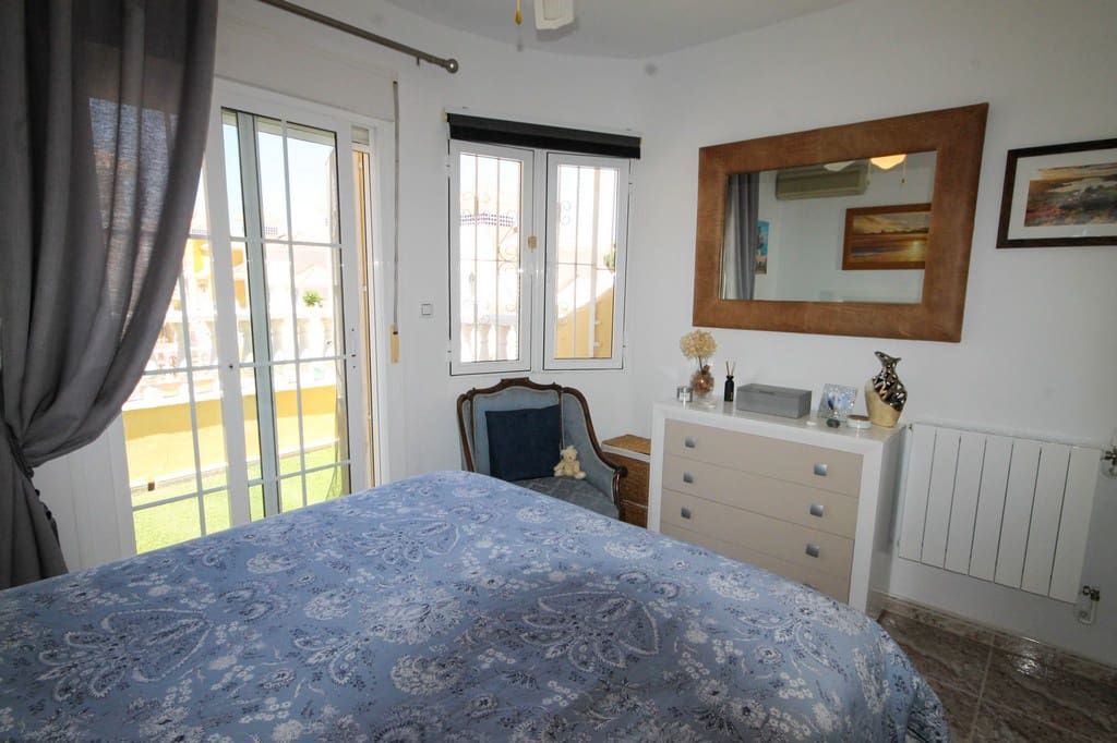 3 soveværelse Byhus til salg i Orihuela Costa med swimmingpool - € 255.000 (Ref: 9851688)