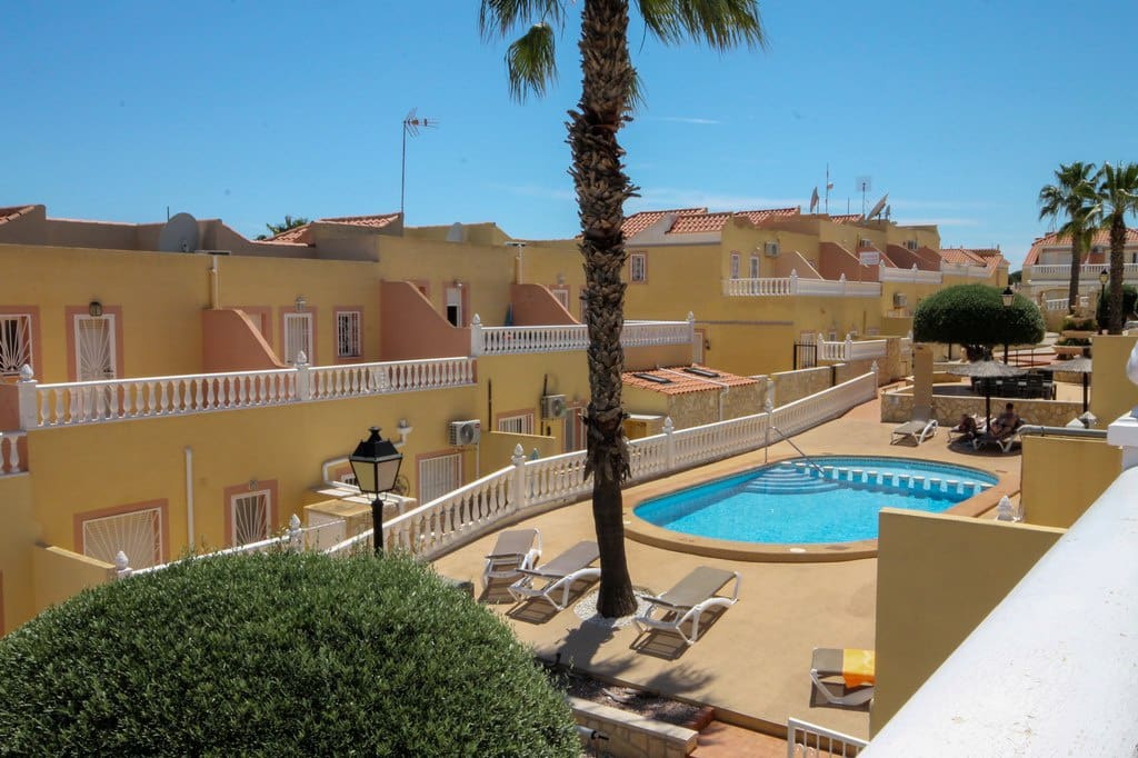 3 soveværelse Byhus til salg i Orihuela Costa med swimmingpool - € 255.000 (Ref: 9851688)