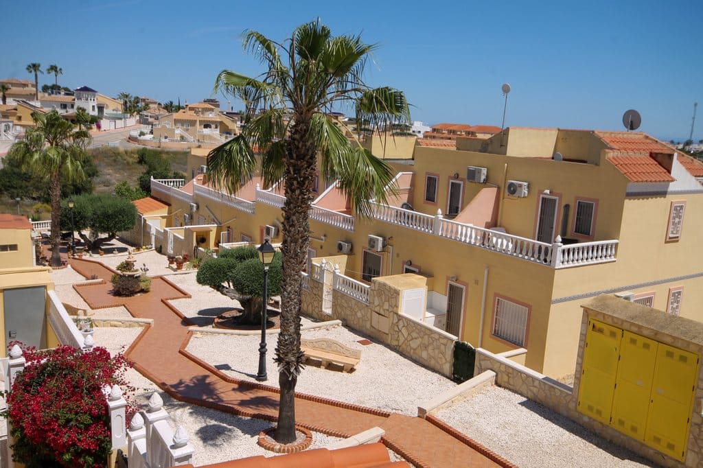 3 soveværelse Byhus til salg i Orihuela Costa med swimmingpool - € 255.000 (Ref: 9851688)