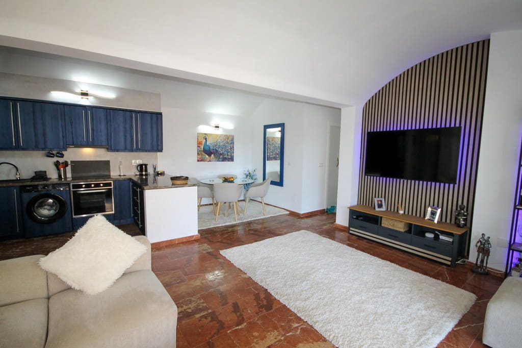 2 makuuhuone Huoneisto myytävänä paikassa Orihuela Costa mukana uima-altaan - 234 950 € (Ref: 9855056)