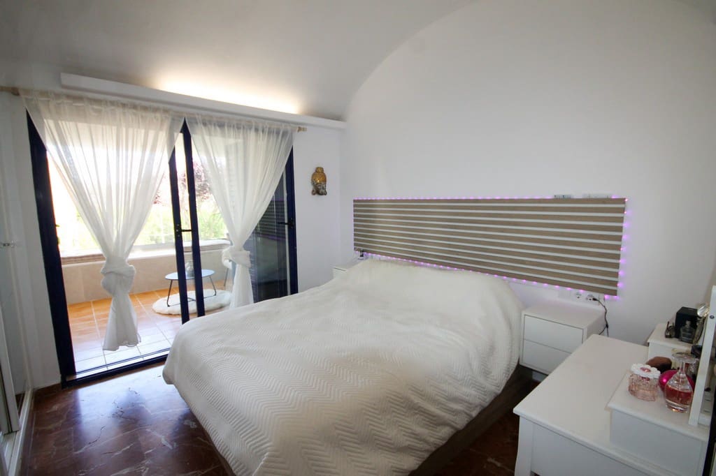 2 makuuhuone Huoneisto myytävänä paikassa Orihuela Costa mukana uima-altaan - 234 950 € (Ref: 9855056)