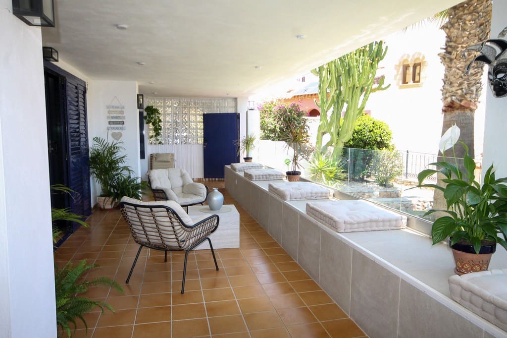 2 makuuhuone Huoneisto myytävänä paikassa Orihuela Costa mukana uima-altaan - 234 950 € (Ref: 9855056)
