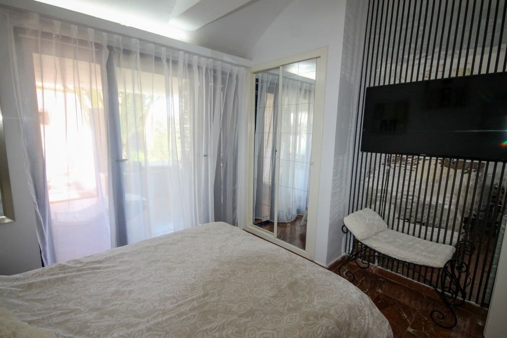 2 makuuhuone Huoneisto myytävänä paikassa Orihuela Costa mukana uima-altaan - 234 950 € (Ref: 9855056)