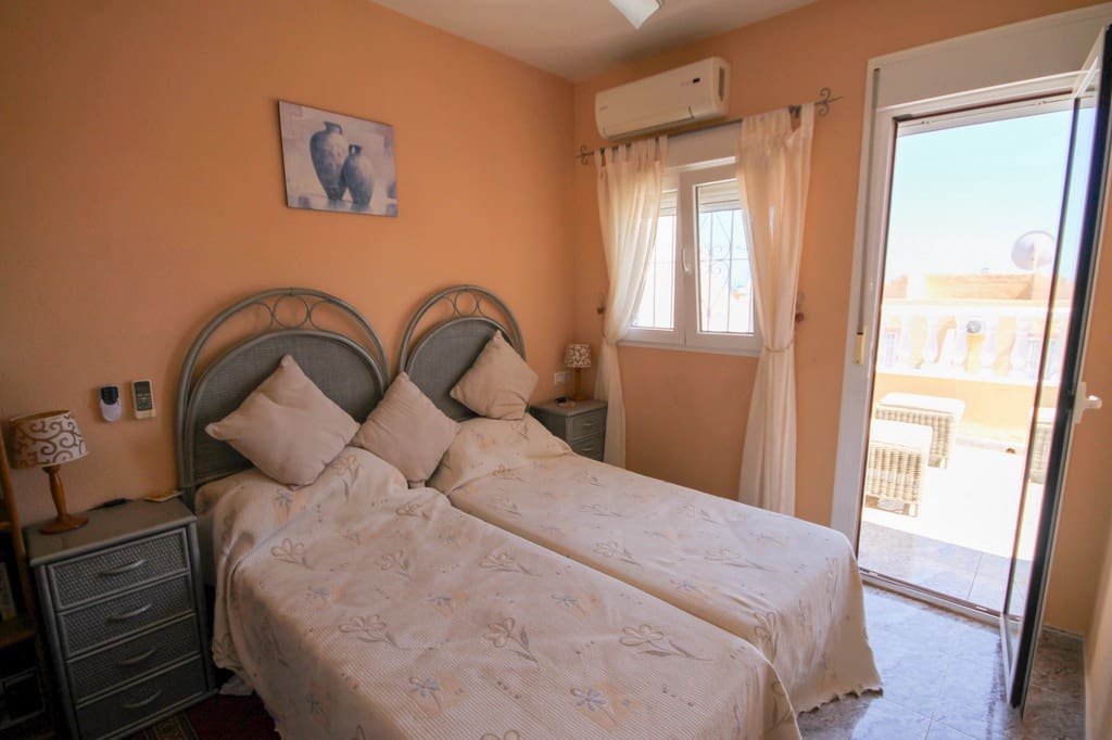 3 soveværelse Rækkehus til salg i Orihuela Costa med swimmingpool - € 225.000 (Ref: 9866678)
