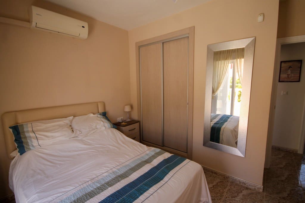 3 soveværelse Rækkehus til salg i Orihuela Costa med swimmingpool - € 225.000 (Ref: 9866678)