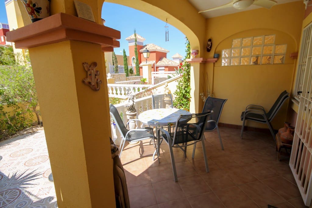 3 soveværelse Rækkehus til salg i Orihuela Costa med swimmingpool - € 225.000 (Ref: 9866678)
