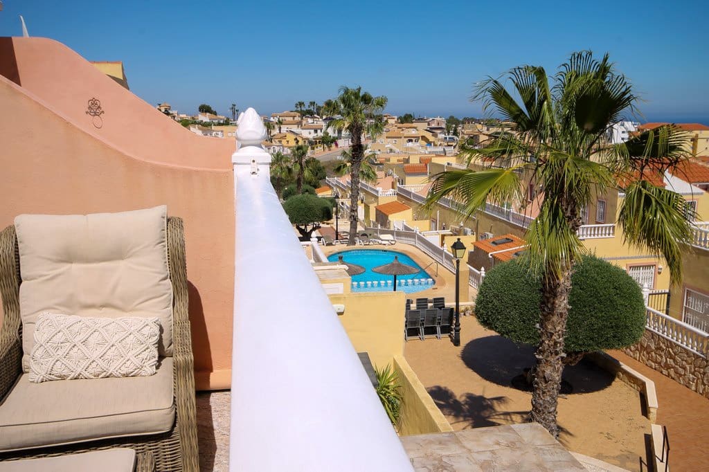 3 soveværelse Rækkehus til salg i Orihuela Costa med swimmingpool - € 225.000 (Ref: 9866678)