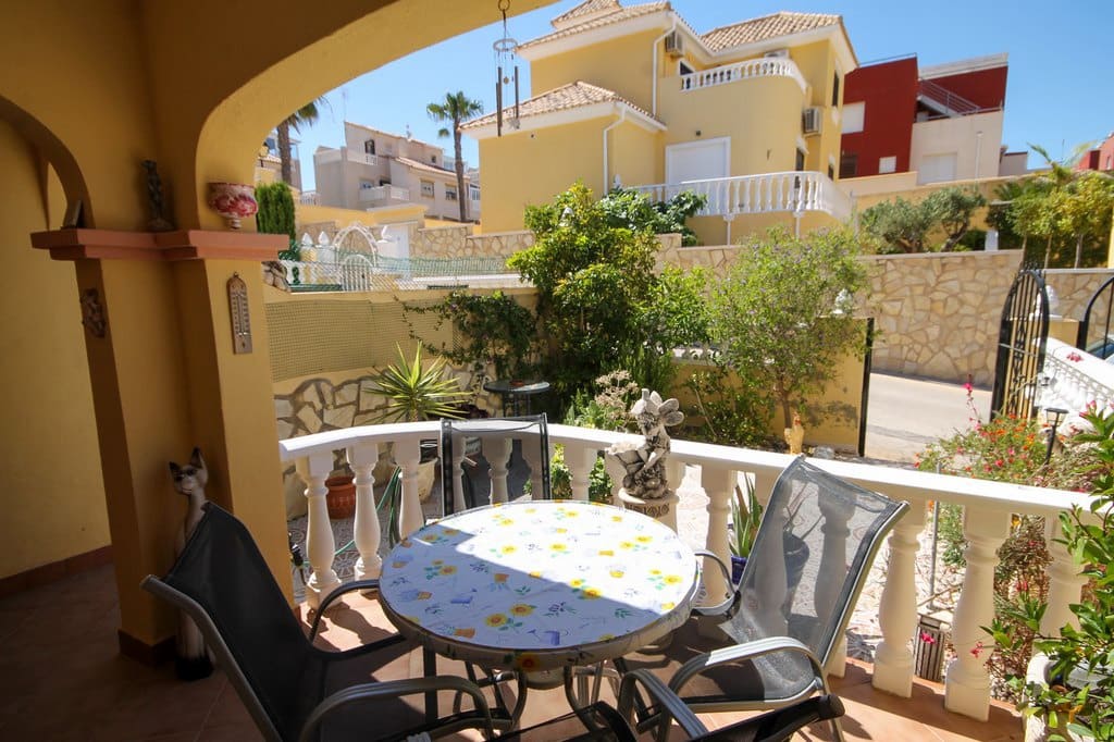 3 soveværelse Rækkehus til salg i Orihuela Costa med swimmingpool - € 225.000 (Ref: 9866678)