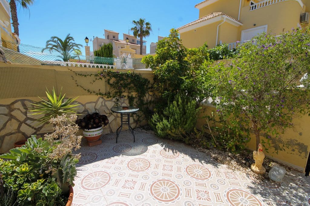 3 soveværelse Rækkehus til salg i Orihuela Costa med swimmingpool - € 225.000 (Ref: 9866678)