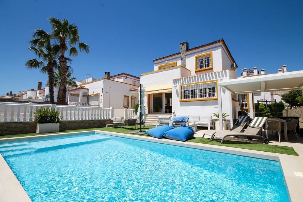 3 makuuhuone Huvila myytävänä paikassa Orihuela Costa - 549 995 € (Ref: 9877993)