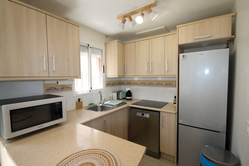 2 slaapkamer Halfvrijstaande villa te koop in San Miguel de Salinas met zwembad garage - € 215.000 (Ref: 9877994)