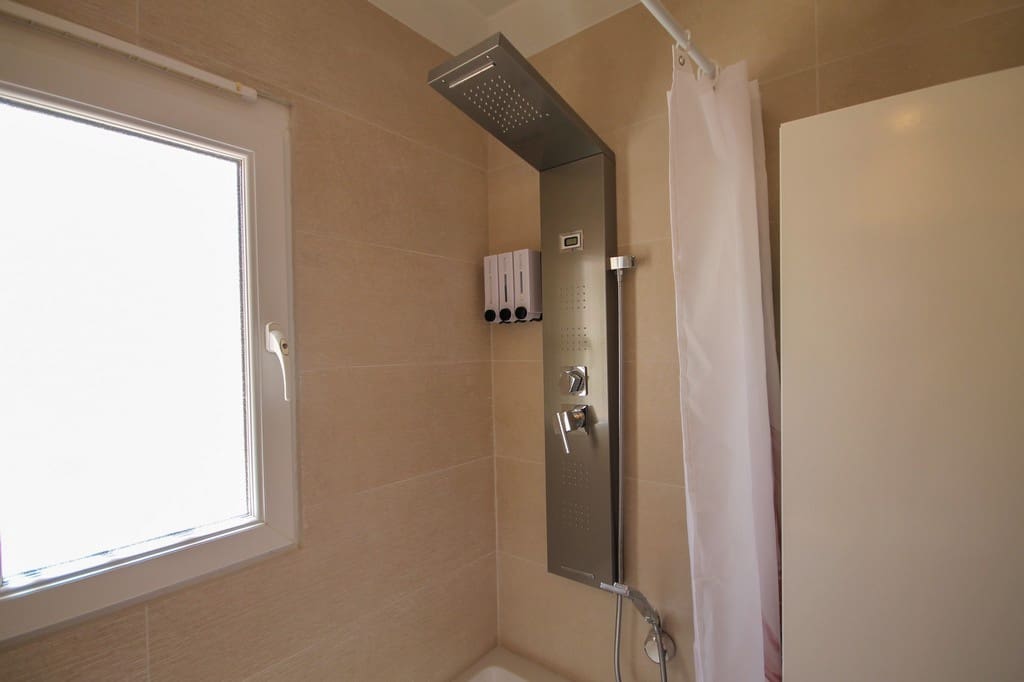 2 slaapkamer Halfvrijstaande villa te koop in San Miguel de Salinas met zwembad garage - € 215.000 (Ref: 9877994)