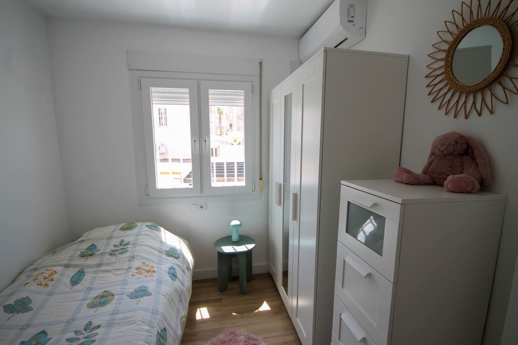 2 slaapkamer Halfvrijstaande villa te koop in San Miguel de Salinas met zwembad garage - € 215.000 (Ref: 9877994)
