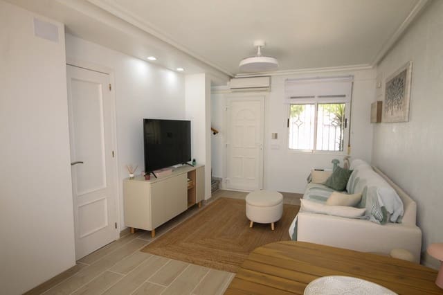 2 slaapkamer Halfvrijstaande villa te koop in Las Filipinas met zwembad garage - € 215.000 (Ref: 9877994)