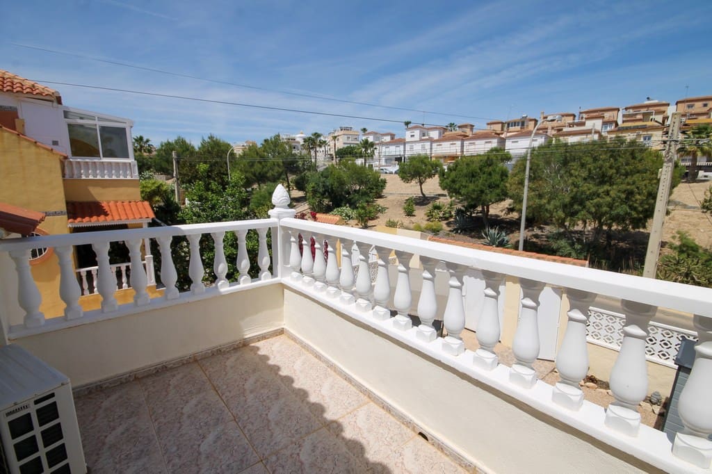 2 slaapkamer Halfvrijstaande villa te koop in San Miguel de Salinas met zwembad garage - € 215.000 (Ref: 9877994)