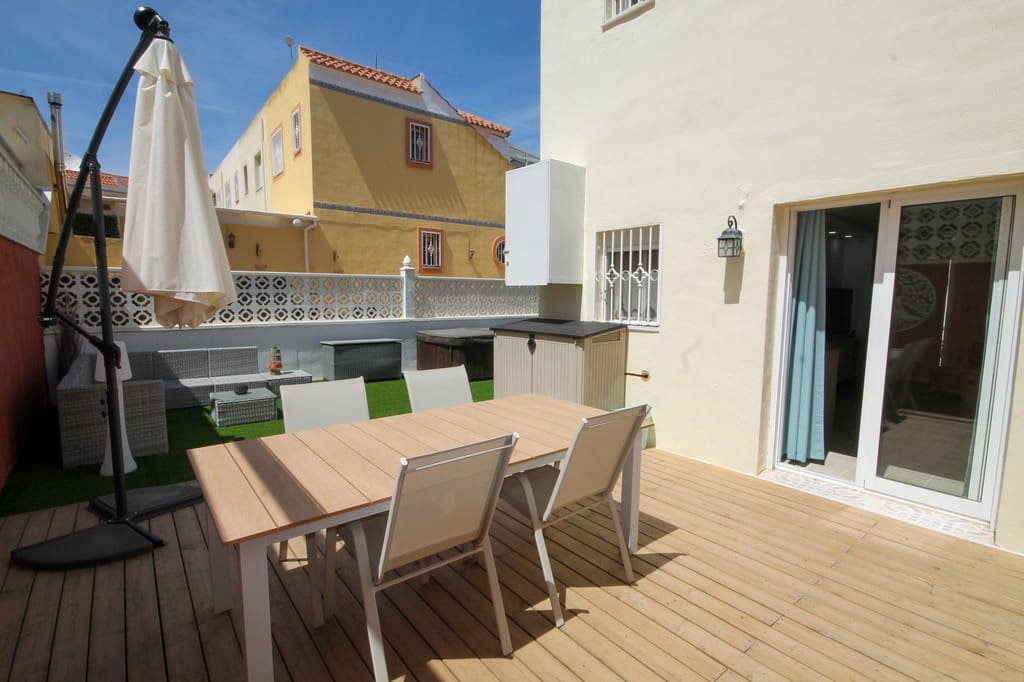 2 slaapkamer Halfvrijstaande villa te koop in San Miguel de Salinas met zwembad garage - € 215.000 (Ref: 9877994)