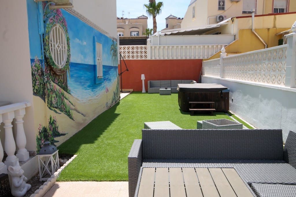 2 slaapkamer Halfvrijstaande villa te koop in San Miguel de Salinas met zwembad garage - € 215.000 (Ref: 9877994)