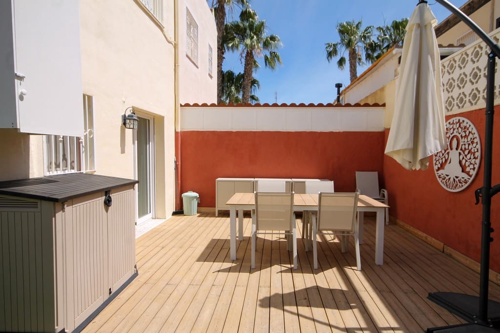 2 slaapkamer Halfvrijstaande villa te koop in San Miguel de Salinas met zwembad garage - € 215.000 (Ref: 9877994)