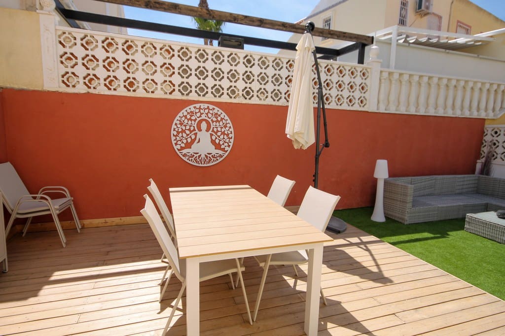 2 slaapkamer Halfvrijstaande villa te koop in San Miguel de Salinas met zwembad garage - € 215.000 (Ref: 9877994)