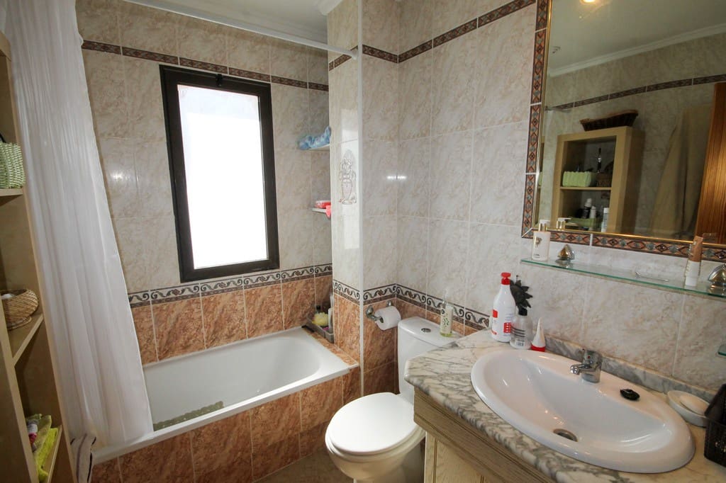 2 sypialnia Dom blizniak na sprzedaż w Orihuela Costa z basenem - 215 000 € (Ref: 9915304)