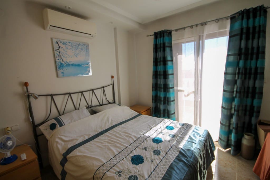 2 sypialnia Dom blizniak na sprzedaż w Orihuela Costa z basenem - 215 000 € (Ref: 9915304)