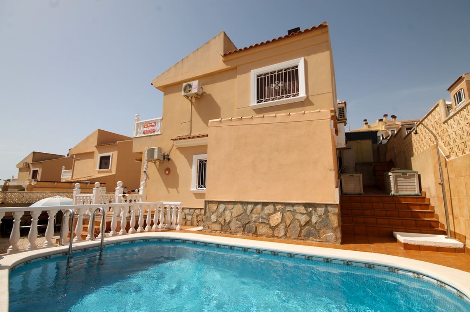2 sypialnia Dom blizniak na sprzedaż w Orihuela Costa z basenem - 215 000 € (Ref: 9915304)