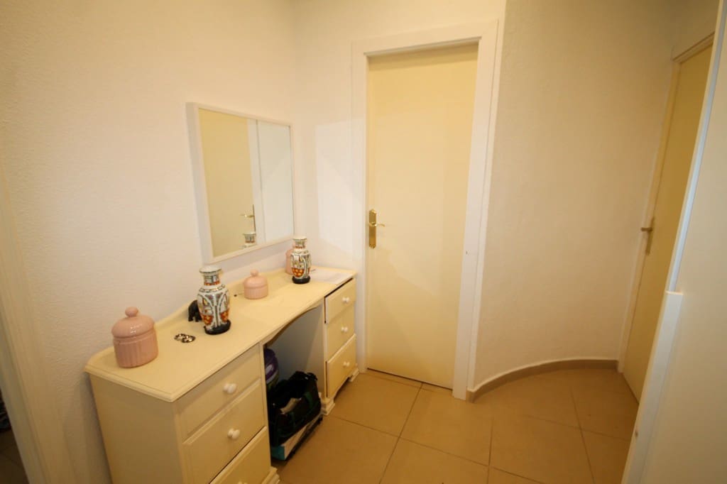 3 bedroom Apartment for sale in Orihuela Costa - € 150,000 (Ref: 9933646)