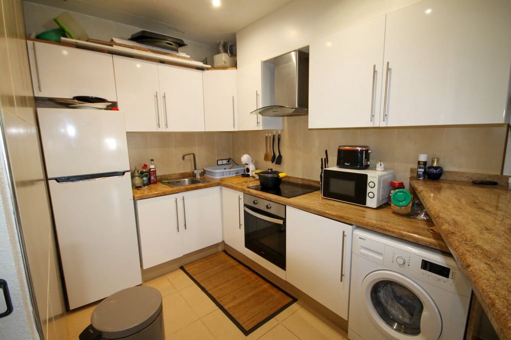 3 bedroom Apartment for sale in Orihuela Costa - € 150,000 (Ref: 9933646)