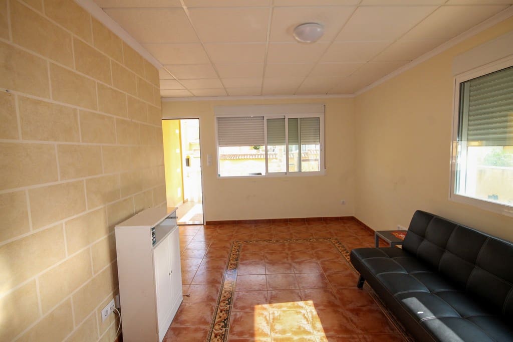 3 soverom Kjedet enebolig til salgs i San Miguel de Salinas med svømmebasseng garasje - € 225 000 (Ref: 9947347)