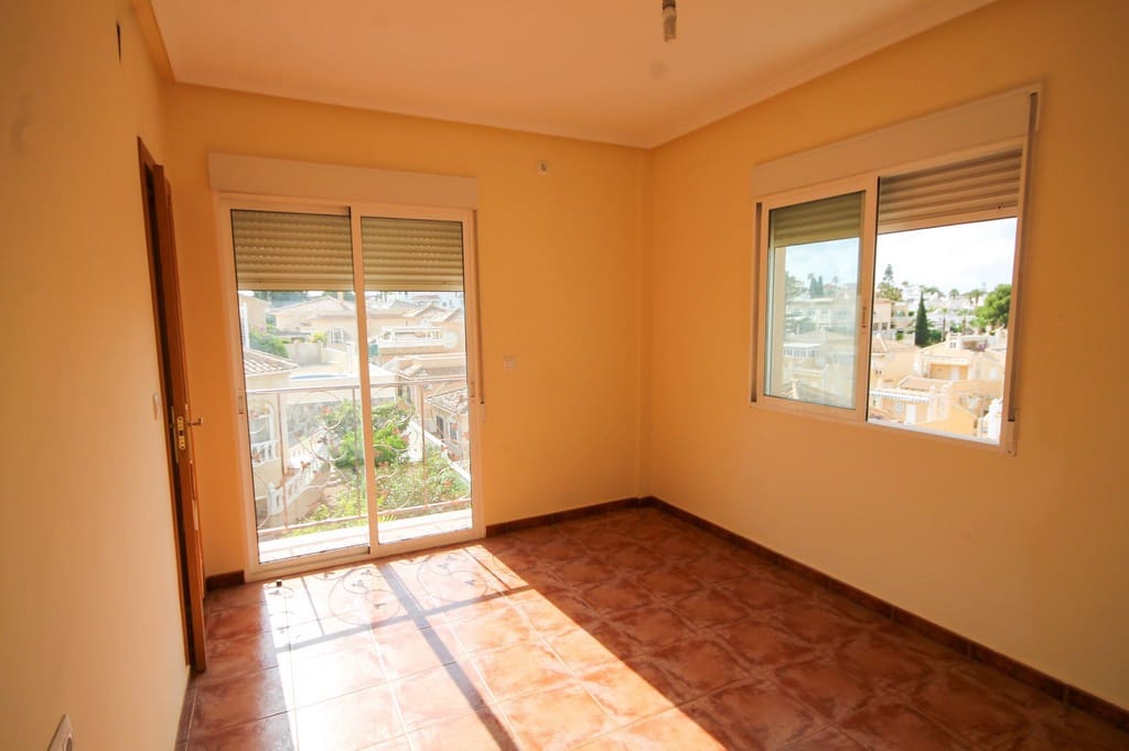 3 soverom Kjedet enebolig til salgs i San Miguel de Salinas med svømmebasseng garasje - € 225 000 (Ref: 9947347)
