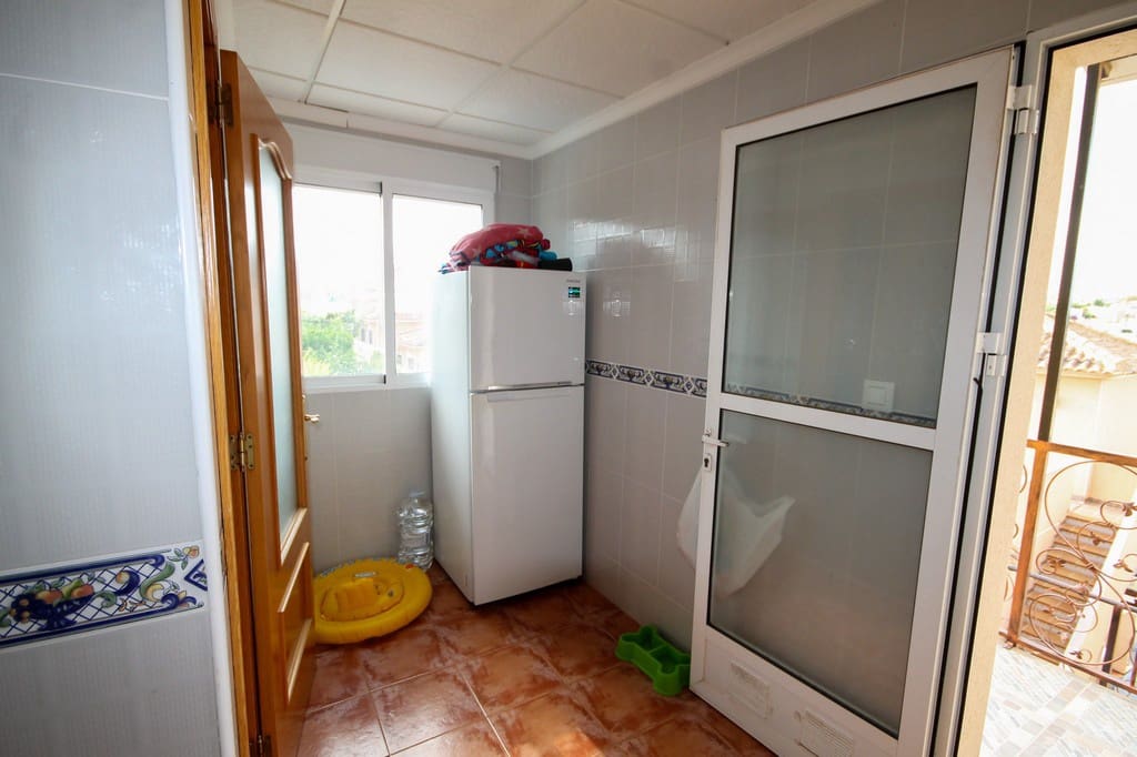 3 soverom Kjedet enebolig til salgs i San Miguel de Salinas med svømmebasseng garasje - € 225 000 (Ref: 9947347)