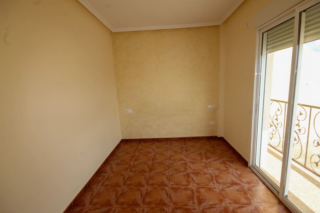 3 soverom Kjedet enebolig til salgs i San Miguel de Salinas med svømmebasseng garasje - € 225 000 (Ref: 9947347)