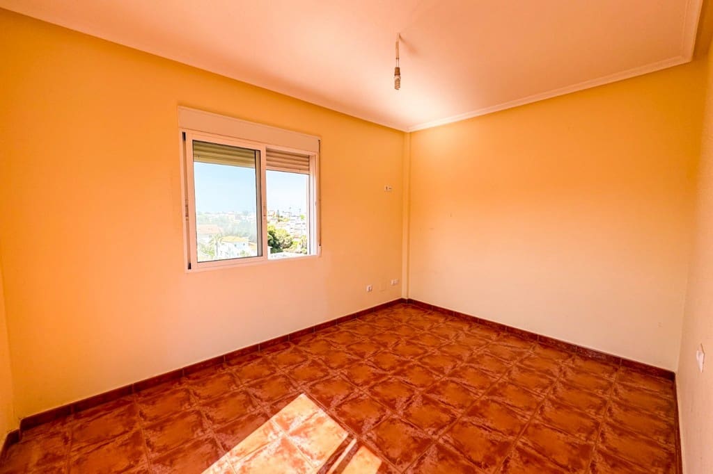 3 soverom Kjedet enebolig til salgs i San Miguel de Salinas med svømmebasseng garasje - € 225 000 (Ref: 9947347)