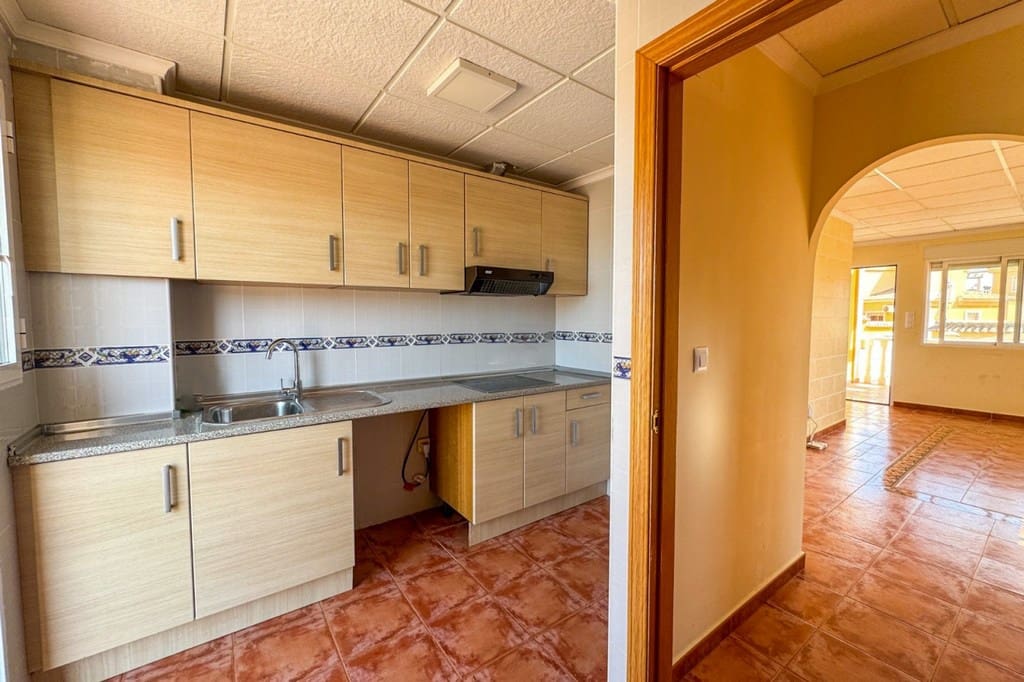 3 soverom Kjedet enebolig til salgs i San Miguel de Salinas med svømmebasseng garasje - € 225 000 (Ref: 9947347)