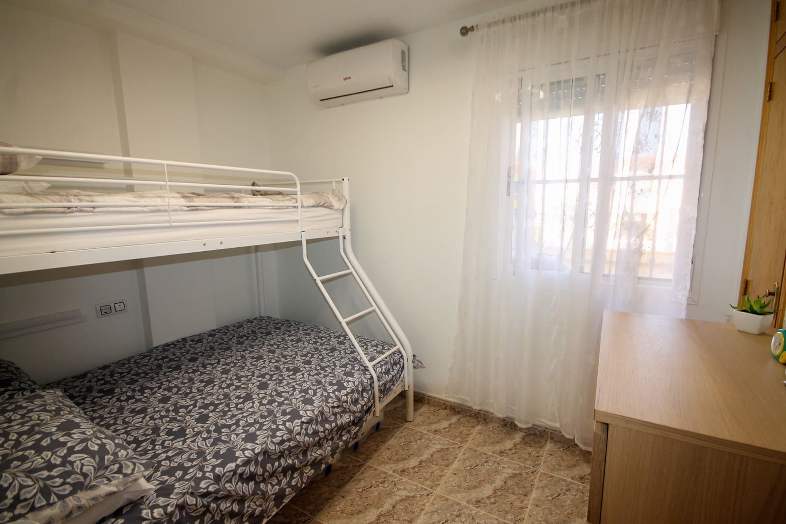 2 Zimmer Apartment zu verkaufen in Orihuela Costa mit Pool - 158.000 € (Ref: 9993859)