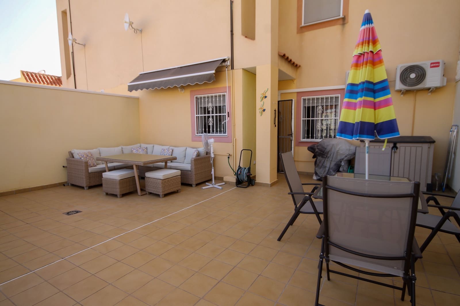 2 Zimmer Apartment zu verkaufen in Orihuela Costa mit Pool - 158.000 € (Ref: 9993859)