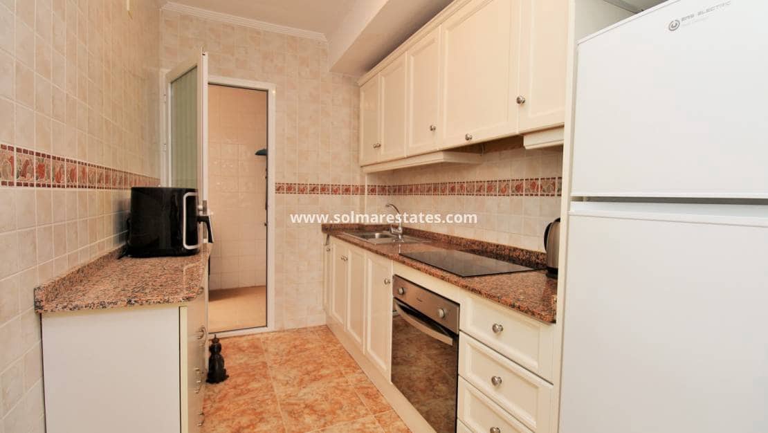 2 makuuhuone Huoneisto myytävänä paikassa Orihuela Costa mukana uima-altaan - 149 950 € (Ref: 10000563)