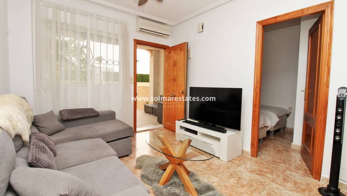 2 makuuhuone Huoneisto myytävänä paikassa Orihuela Costa mukana uima-altaan - 149 950 € (Ref: 10000563)