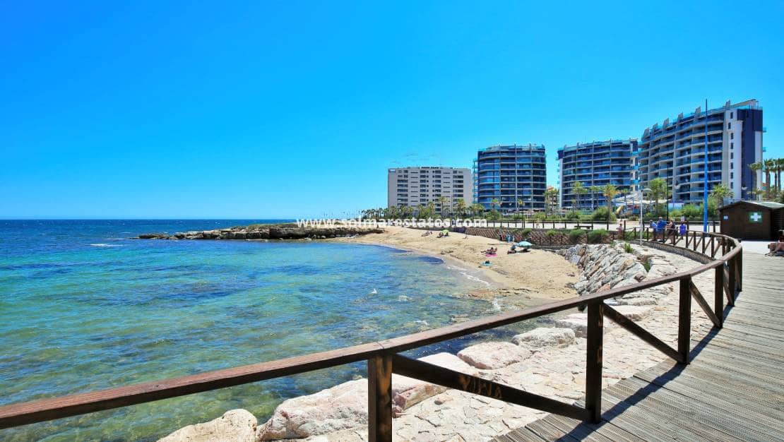 2 makuuhuone Huoneisto myytävänä paikassa Orihuela Costa mukana uima-altaan - 149 950 € (Ref: 10000563)